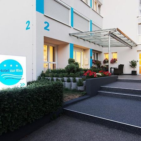 Hotel Zur Riss บีเบอราค อันแดร์ ริสส์ ภายนอก รูปภาพ