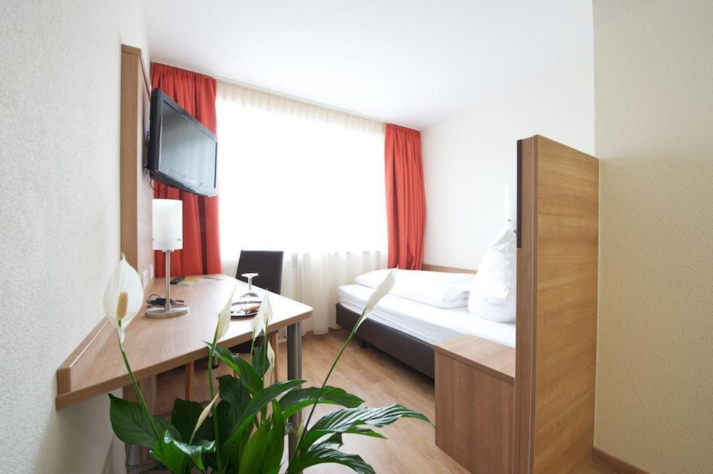 Hotel Zur Riss บีเบอราค อันแดร์ ริสส์ ห้อง รูปภาพ