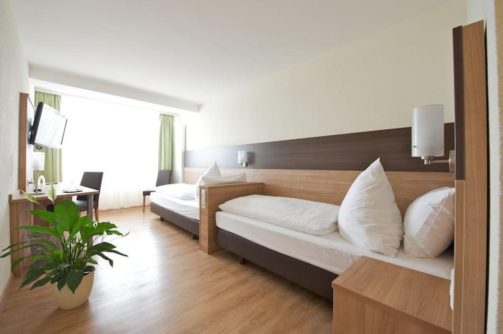Hotel Zur Riss บีเบอราค อันแดร์ ริสส์ ห้อง รูปภาพ